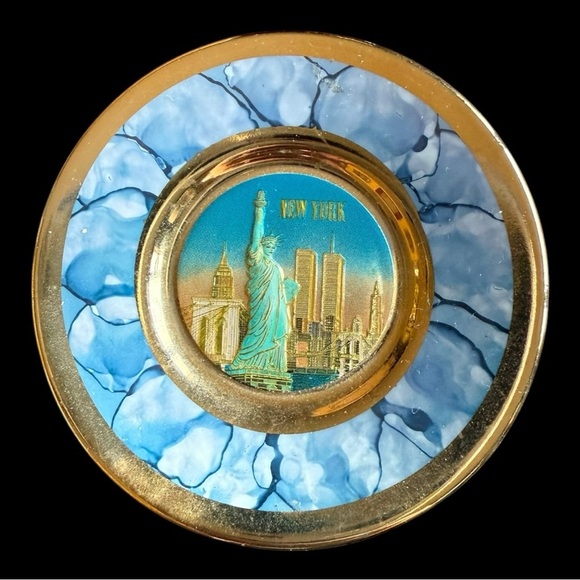 Art Of Chokin Mini Souvenir Plate 24K Gold Trim New York Twin Towers - Picture 1 of 2